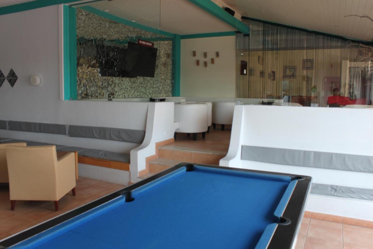 Cozy And Stylish Just 800m From The - New On Booking! Apartamento